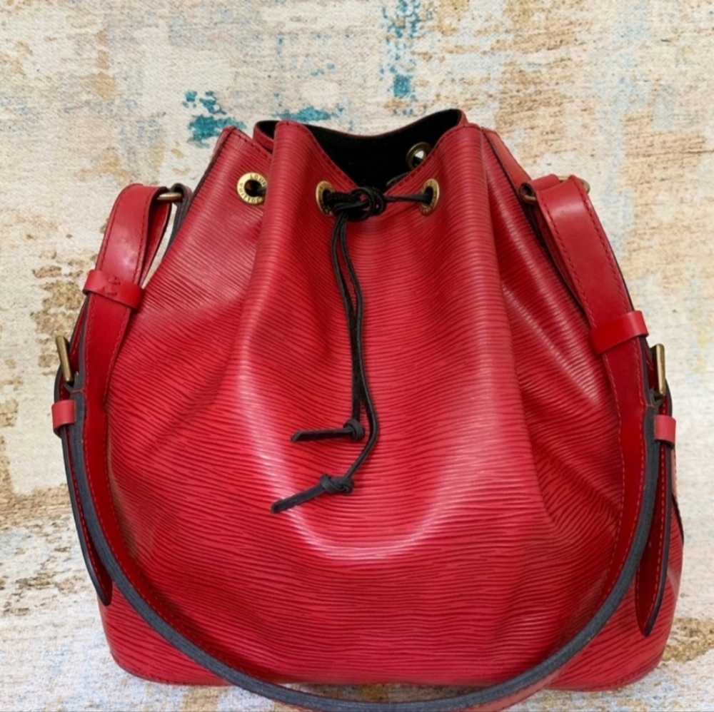 Louis Vuitton Epi Leather Vintage Elegant Red Bucket Bag